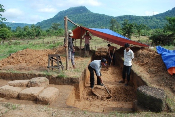 Archaeological excavations at Western Baray